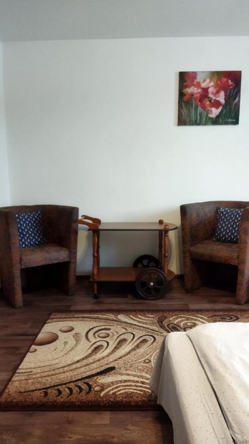 Lucky Cat Hotel Nova Lesna Exterior photo