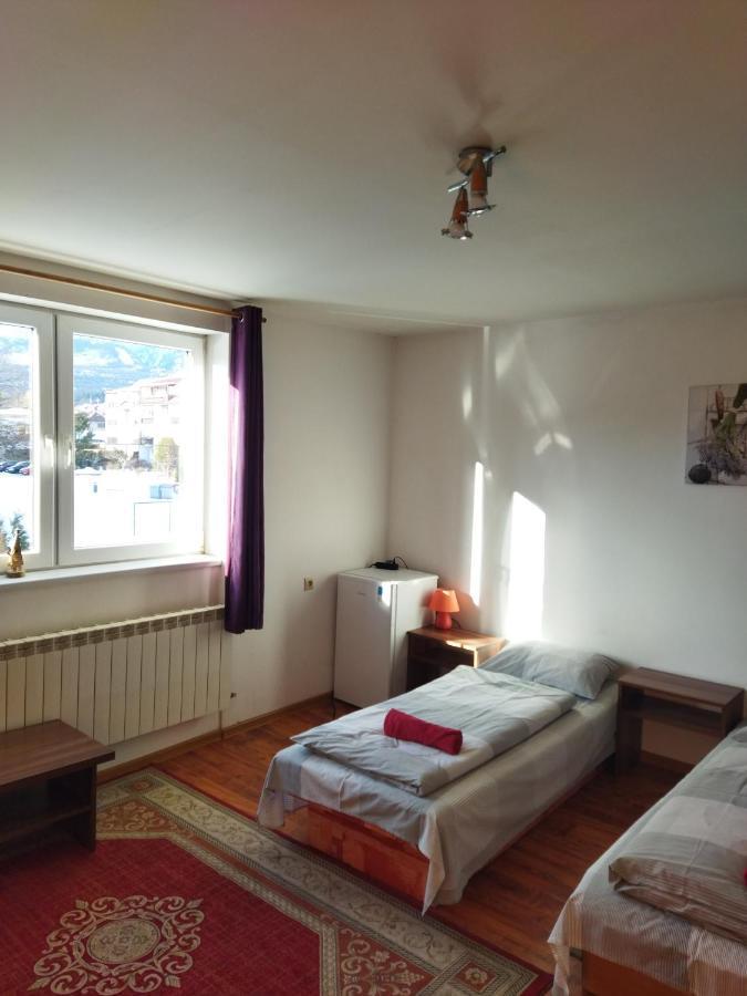 Lucky Cat Hotel Nova Lesna Exterior photo