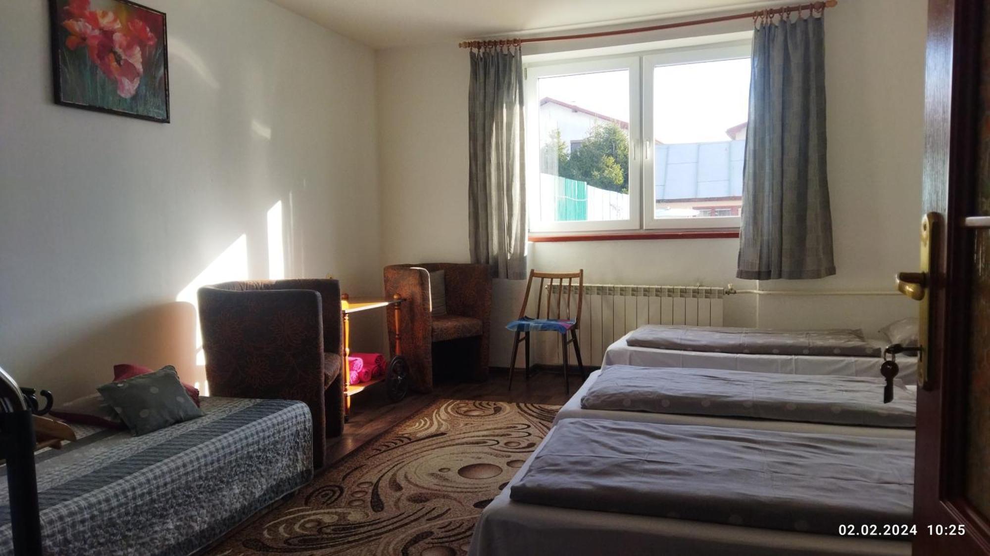 Lucky Cat Hotel Nova Lesna Exterior photo